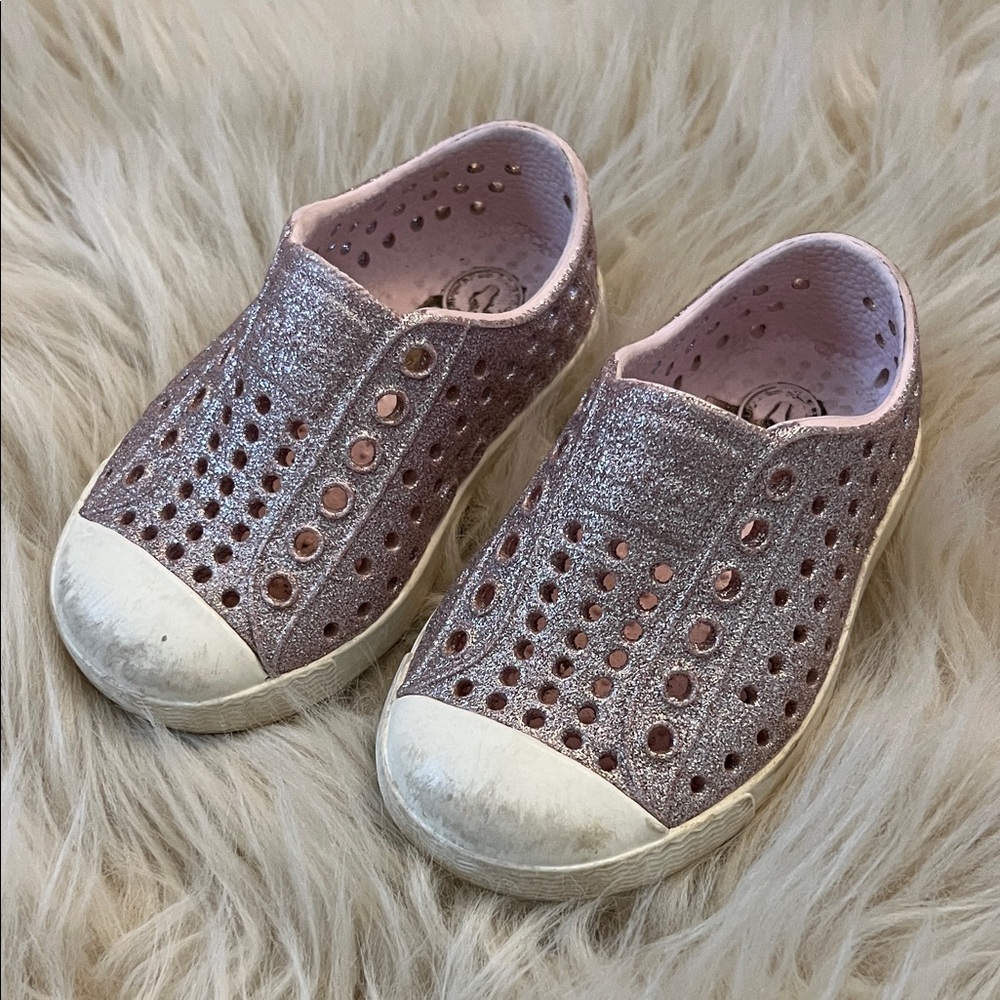 Native • Pink Glitter Slip-On Shoes